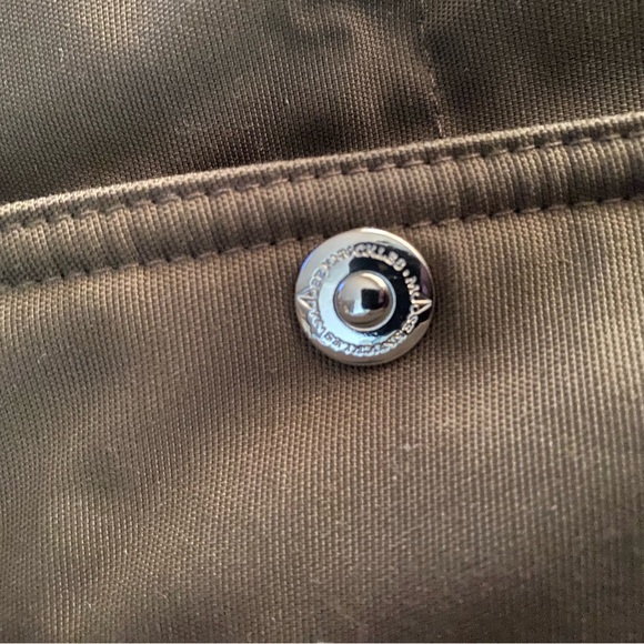 🆕🛍Moose Knuckles Women’s Jacket 🧥 Comes with hanger and protective bag. - Picture 9 of 14